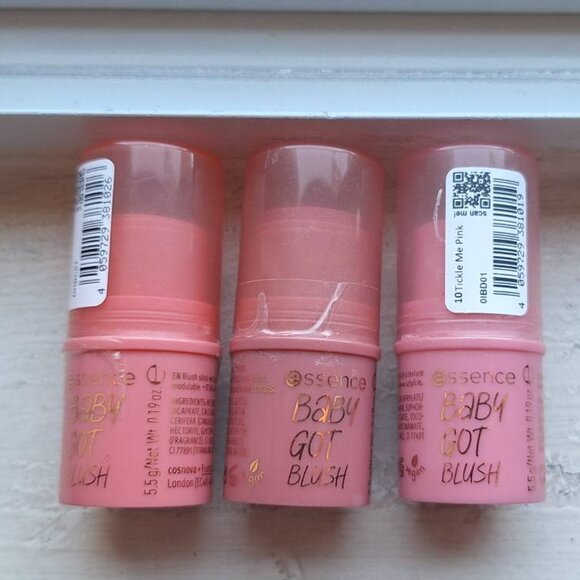 🌸 Essence Baby Got Blush Stick – Lot of 3 (Assorted Shades) 🌸 - Picture 1 of 2